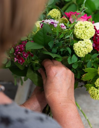 Floristin bei Blumen Mehnert